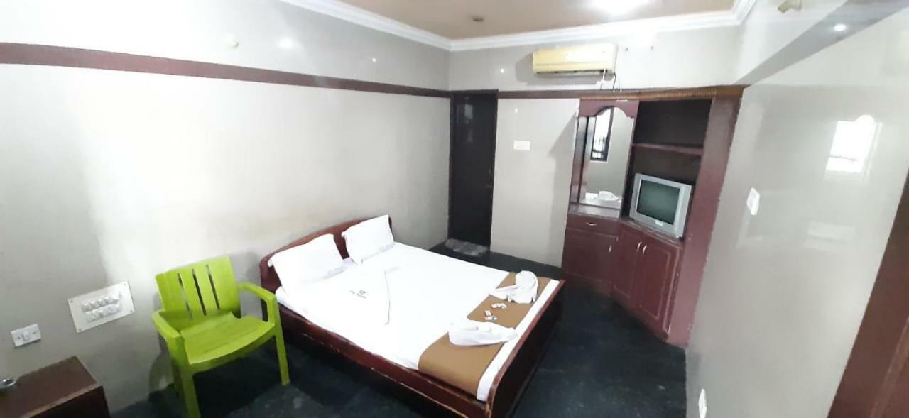 Hotel Prakash ราเมศวาราม ภายนอก รูปภาพ